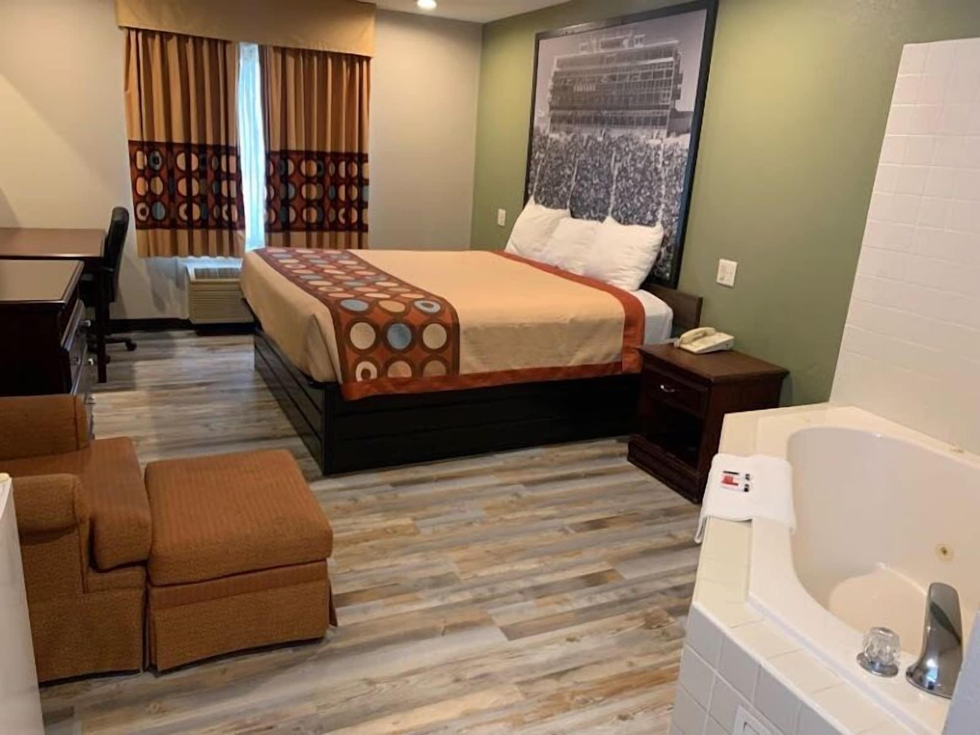 Super 8 By Wyndham Frankfort In Екстериор снимка